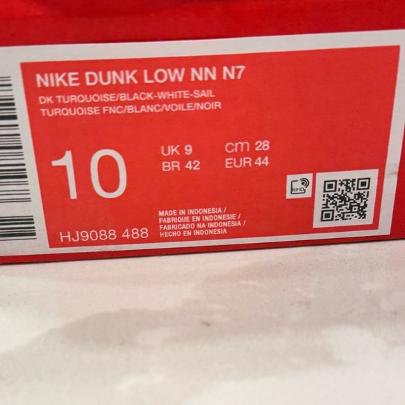 Nike Dunk Low N7 in Turquoise and Black - Picture 7 of 7